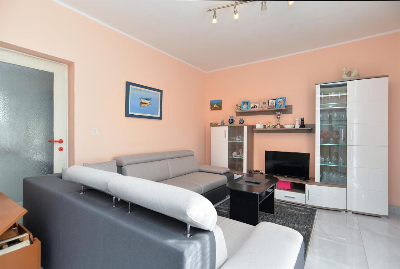 Apartment Danijel 1956 Pula